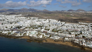 Tías ordena el cierre de un presunto prostíbulo en una zona residencial de Puerto del Carmen
