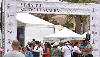 La cabra y el queso encuentran su sitio en el Día de Canarias La cabra y el queso encuentran su sitio en el Día de Canarias