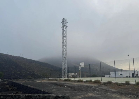 Oscurantismo y falta de respuestas: el pueblo de Masdache señala al ayuntamiento de Tías por la antena