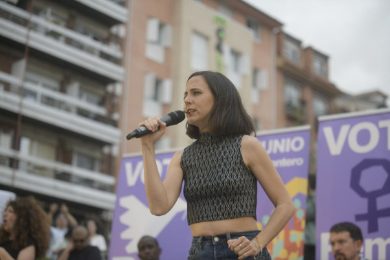 La secretaria general de Podemos incita a la okupación y a la "patada en la puerta" La secretaria general de Podemos incita a la okupación y a la "patada en la puerta"