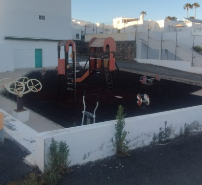 CC critica que se cuatriplique el parque infantil de Matagorda, mientras que los del resto de los pueblos del municipio están “rotos y sucios