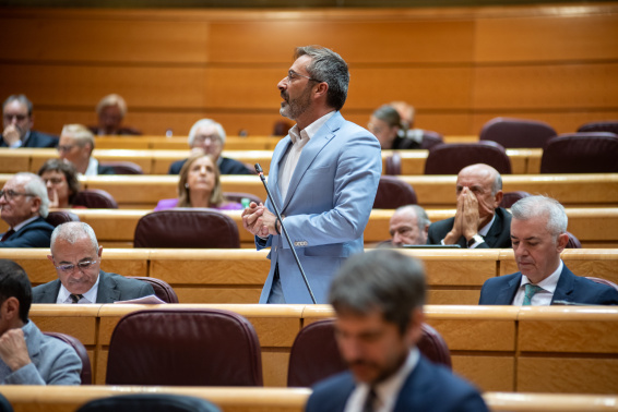 El objetivo es evitar la pérdida de 240 millones de euros de inversión en energías renovables en el Archipiélago
