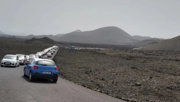 Turismo, ingresos y colas: el difícil equilibrio de Timanfaya