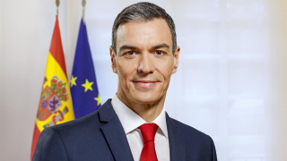 "Pedro Sánchez mea a la gente y le dice que llueve" "Pedro Sánchez mea a la gente y le dice que llueve"