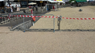 Prohibido el baño en la playa pequeña de Playa Blanca