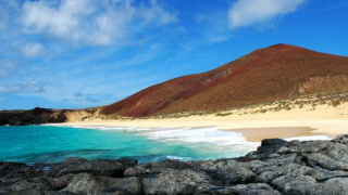 La playa canaria que aspira a ser la mejor de España está en La Graciosa La playa canaria que aspira a ser la mejor de España está en La Graciosa