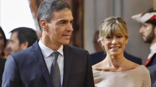 Nuevo revés para Pedro Sánchez: retirada del pasaporte y apertura de juicio oral a Begoña Gómez Nuevo revés para Pedro Sánchez: retirada del pasaporte y apertura de juicio oral a Begoña Gómez