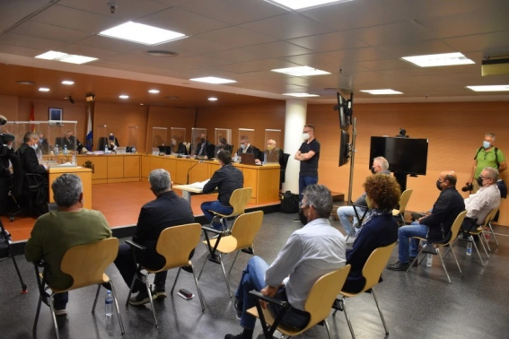 Carlos Sáenz Melero recibe un año de prisión por prevaricación y fraude a la Administración, mientras los otros diez procesados quedan absueltos tras más de una década de investigación Carlos Sáenz Melero recibe un año de prisión por prevaricación y fraude a la Administración, mientras los otros diez procesados quedan absueltos tras más de una década de investigación