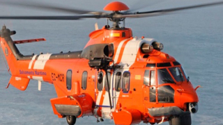 Un operativo aéreo y marítimo rescata una patera al norte de Lanzarote Un operativo aéreo y marítimo rescata una patera al norte de Lanzarote