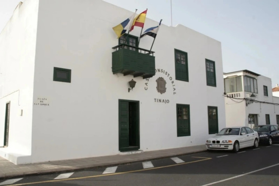 Denuncian más de 400.000 euros en facturas sin contrato