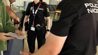 España extiende a Canarias los controles aeroportuarios para viajeros llegados desde Italia España extiende a Canarias los controles aeroportuarios para viajeros llegados desde Italia