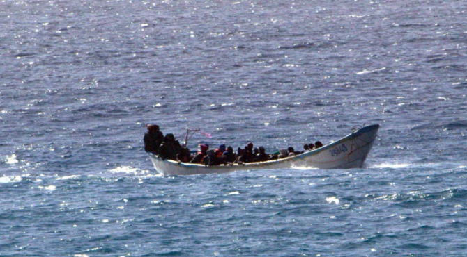 Llega una patera más en un septiembre que deja 13 cayucos y casi 800 inmigrantes arribados