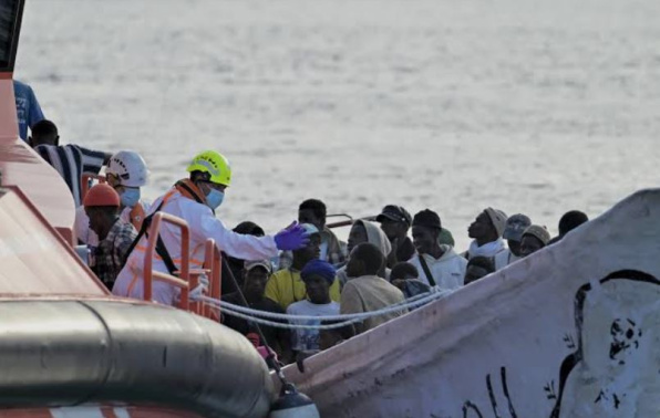 Rescate de tres cayucos Rescate de tres cayucos