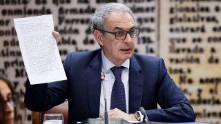 Zapatero pide que no se investigue su "intimidad económica" Zapatero pide que no se investigue su "intimidad económica"