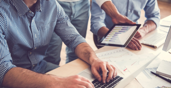Creación de experiencias de venta adaptativas con un CMS headless