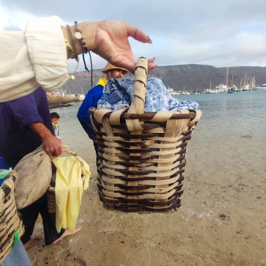 Algunas de las mujeres que protagonizaron estos duros viajes entre La Graciosa y Lanzarote todavía viven para contarlo