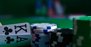 De dónde vienen el baccarat, los dados y el póquer: lo que dicen los documentos
