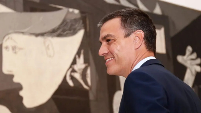 Le obliga a retirar el famoso vídeo ante el Guernica al considerar que es una utilización propagandística Le obliga a retirar el famoso vídeo ante el Guernica al considerar que es una utilización propagandística