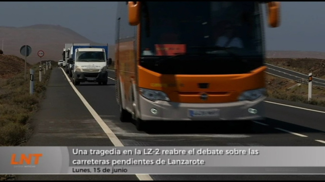 Una tragedia en la LZ-2 reabre el debate sobre las carreteras pendientes de Lanzarote Una tragedia en la LZ-2 reabre el debate sobre las carreteras pendientes de Lanzarote