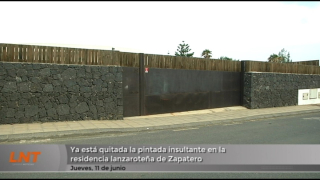 Ya está quitada la pintada insultante en la residencia lanzaroteña de Zapatero
