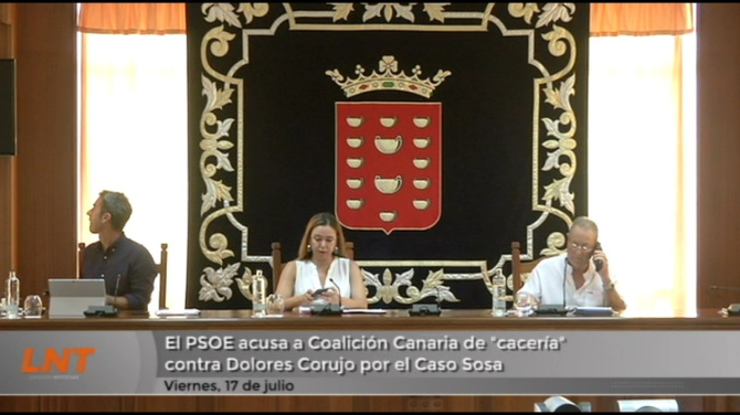 El PSOE acusa a CC de cacería contra Dolores Corujo por el caso Sosa