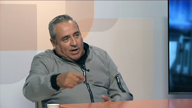 Ángel Vázquez regresa a la actividad mediática tras el accidente de coche