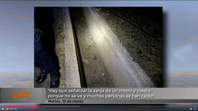 "Hay que señalizar la zanja de 1’5 metros, no se ve y se ha caído gente"