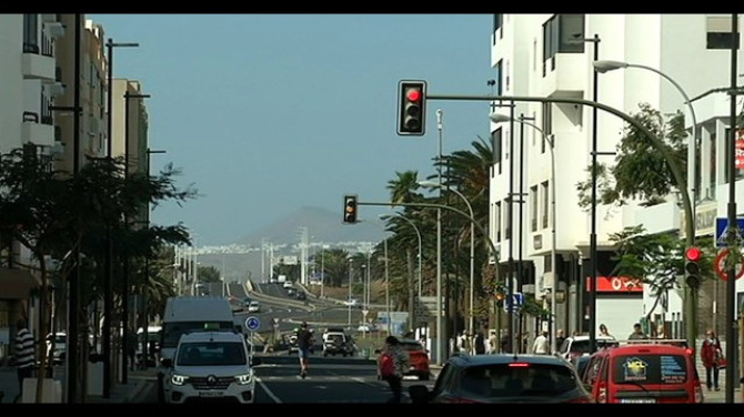 Los semáforos de Arrecife se vuelven a encender después de varios meses apagados Los semáforos de Arrecife se vuelven a encender después de varios meses apagados