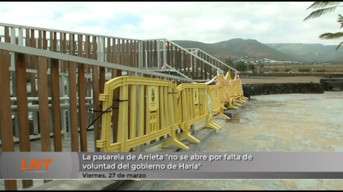 La pasarela de Arrieta "no se abre por falta de voluntad del gobierno de Haría" La pasarela de Arrieta "no se abre por falta de voluntad del gobierno de Haría"