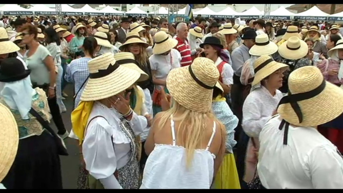 Lanzarote se viste de fiesta para celebrar el Día de Canarias con tradición y música Lanzarote se viste de fiesta para celebrar el Día de Canarias con tradición y música