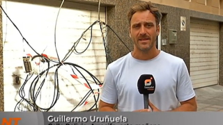 Un camión arranca el cableado de una calle de Arrecife Un camión arranca el cableado de una calle de Arrecife