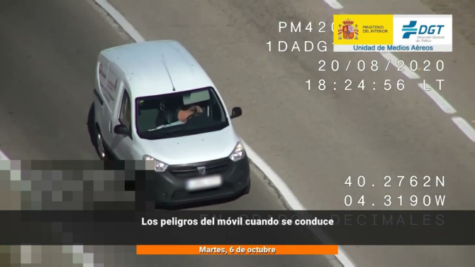 Cinco segundos mirando el móvil al volante pueden costarte la vida