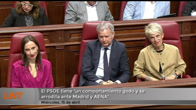 El PSOE tiene “un comportamiento godo y se arrodilla ante Madrid y AENA”