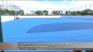 Lavado de cara a las canchas deportivas y baños públicos de Costa Teguise Lavado de cara a las canchas deportivas y baños públicos de Costa Teguise