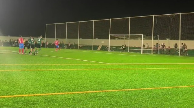 El San Bartolomé CF se lleva el derbi de Tercera 