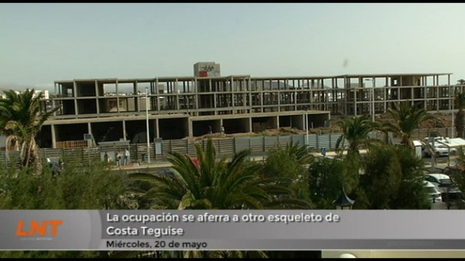 Casi 40 personas podrían estar viviendo en el esqueleto de Costa Teguise Casi 40 personas podrían estar viviendo en el esqueleto de Costa Teguise