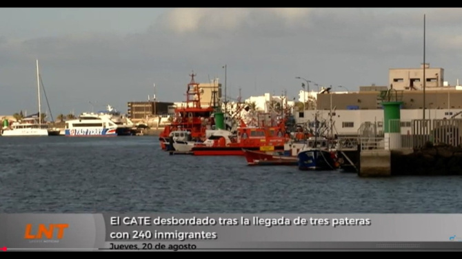 El CATE desbordado tras la llegada de tres pateras con 240 inmigrantes