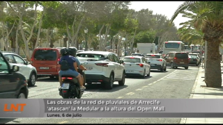 Las obras de la red de pluviales 'atascan' la Medular a la altura del Open Mall Las obras de la red de pluviales 'atascan' la Medular a la altura del Open Mall