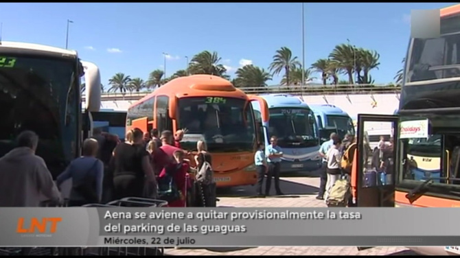 Aena da marcha atrás y suspende la tasa a las guaguas Aena da marcha atrás y suspende la tasa a las guaguas