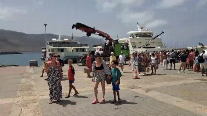 La Graciosa roza el lleno turístico durante el mes de agosto