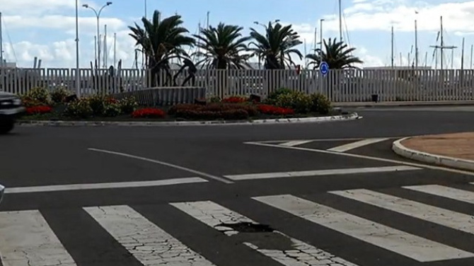 El PSOE critica el rechazo a reasfaltar la Medular después de 20 años sin ser renovada