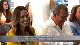 Lanzarote analiza la transición hacia la movilidad sostenible y la futura Ley Canaria Lanzarote analiza la transición hacia la movilidad sostenible y la futura Ley Canaria