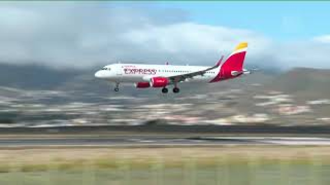 "Aena sube las tasas en Canarias para financiar sus negocios en Brasil o Argentina"