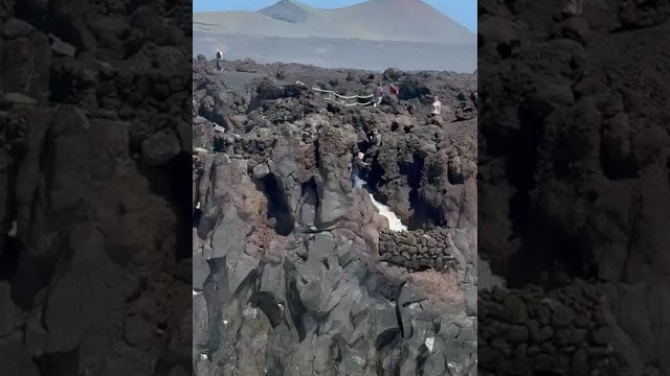 Desalojan la zona de Los Hervideros por el fuerte oleaje provocado por la borrasca Therese