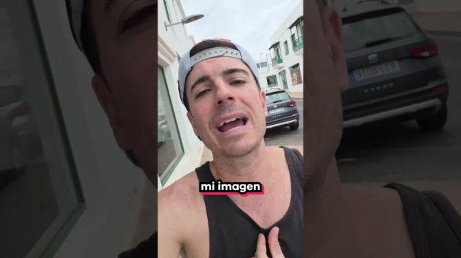 Un famoso influencer "denuncia" a una hamburguesería del sur de Lanzarote 