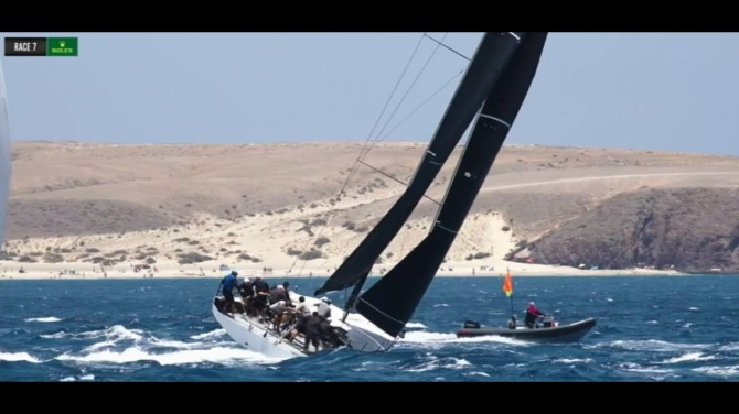 Caos, viento extremo y un final de película en el debut de las 52 SUPER SERIES en Lanzarote