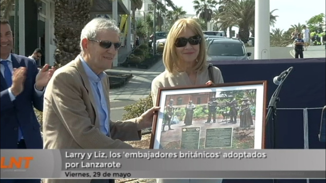 Larry y Liz, los 'embajadores británicos' adoptados por Lanzarote