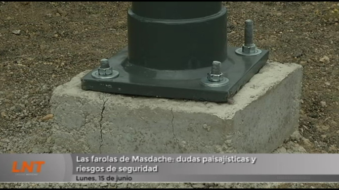Las farolas de Masdache: dudas paisajísticas y riesgos de seguridad Las farolas de Masdache: dudas paisajísticas y riesgos de seguridad