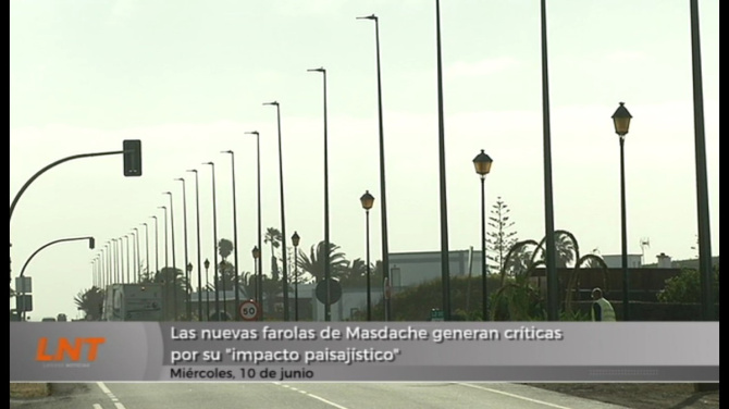 Las nuevas farolas de Masdache generan críticas por su "impacto paisajístico" Las nuevas farolas de Masdache generan críticas por su "impacto paisajístico"