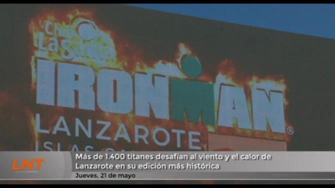 Más de 1.400 titanes desafían al viento y al calor lanzaroteño en su edición más histórica Más de 1.400 titanes desafían al viento y al calor lanzaroteño en su edición más histórica